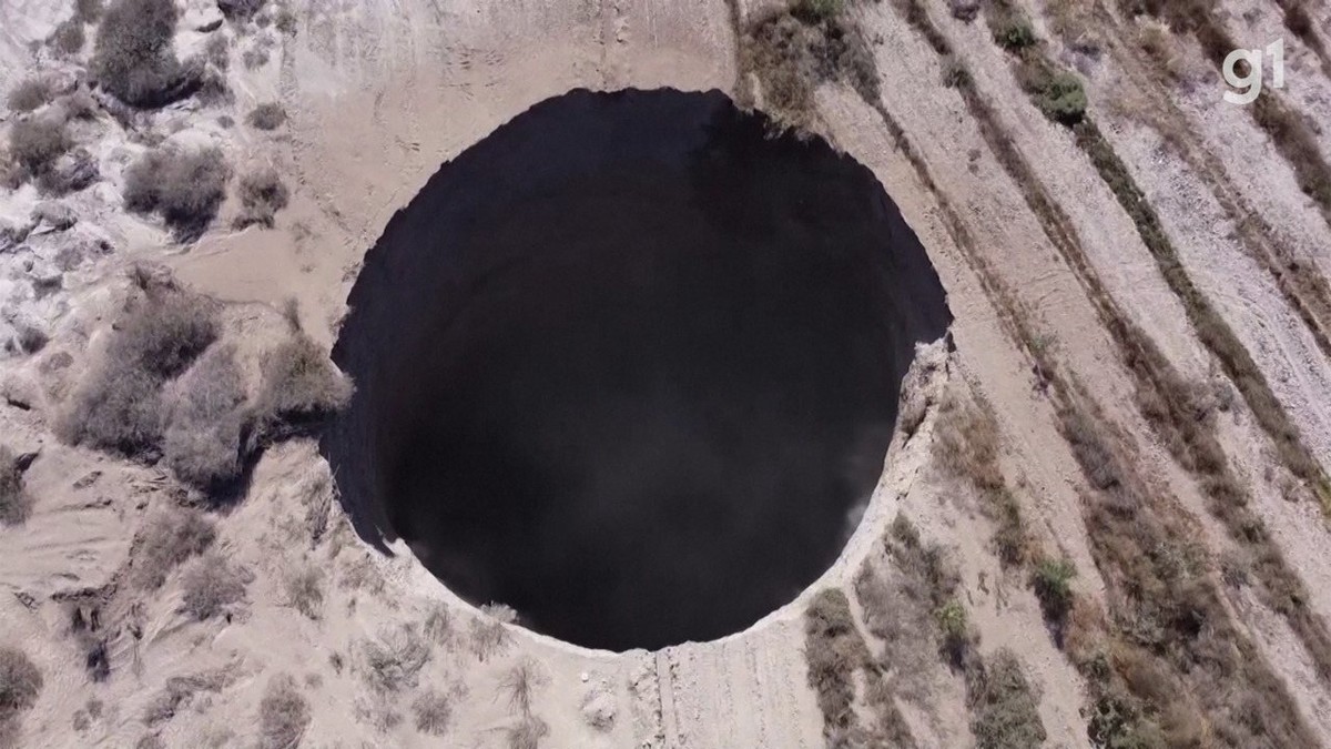 Veja Imagens De Crateras Gigantes Pelo Mundo Como O Buraco Misterioso Que Apareceu No Atacama 9581