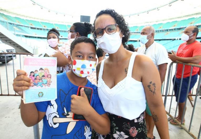 Alívio e emoção marcam primeiro dia de vacinação de crianças em Salvador