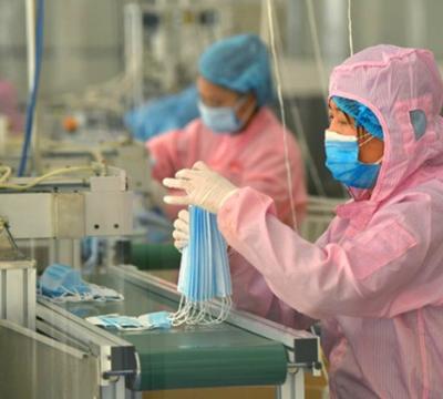 Economia da China se retrai com lockdowns sobre fábricas e varejistas