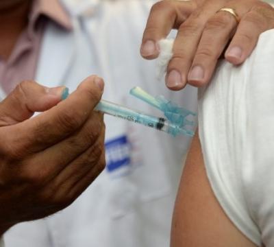 Vacinação contra gripe, sarampo e Covid-19 são suspensas neste final de semana