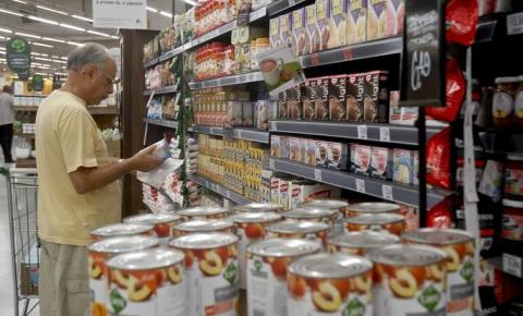 Venda de produtos em supermercados cresce 1,9% em novembro