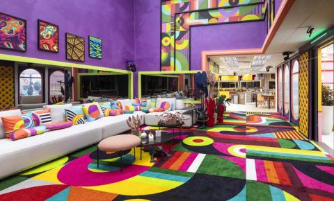 Decoração do BBB 22: Arquiteto especializado em mansões de luxo analisa o uso de cores vibrantes, neon e referências a cultura pop